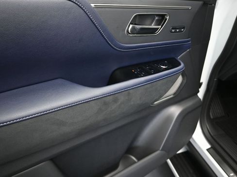 New 2026 INFINITI QX80 4WD image 11