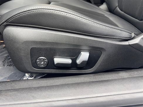 Used 2023 BMW 430i Coupe w/ Convenience Package image 30