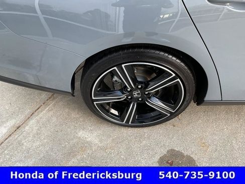 Used 2025 Honda Accord Sport image 12