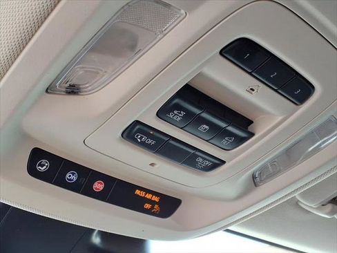 Used 2023 Buick Envision Avenir image 27