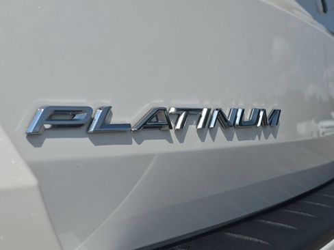Used 2025 Ford Explorer Platinum RWD image 9