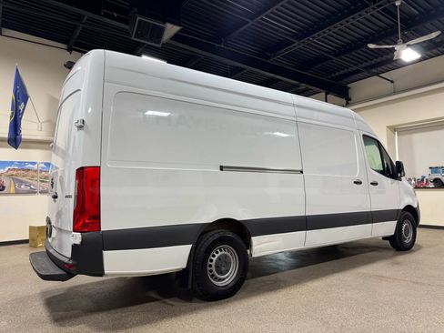 Used 2020 Mercedes-Benz Sprinter 2500 image 15