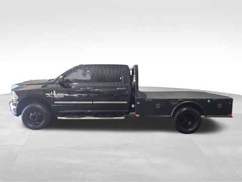 Used 2016 RAM 3500 Tradesman w/ Chrome Appearance Group AWD/4WD image 2