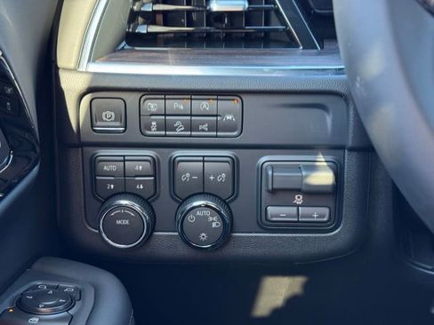 New 2026 Chevrolet Suburban LS w/ Max Trailering Package AWD/4WD image 27