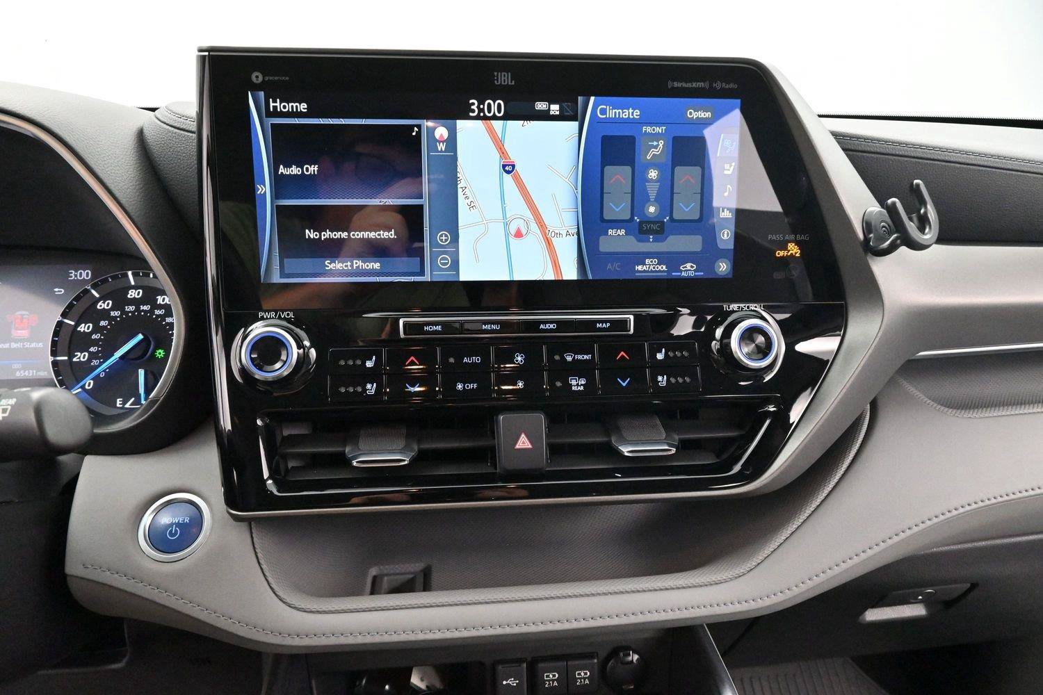 Used 2021 Toyota Highlander Limited FWD image 22