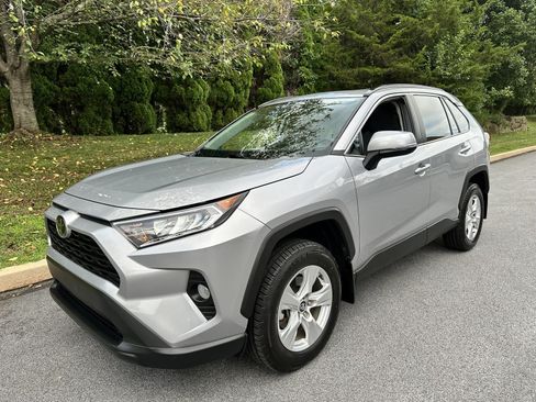 Used 2020 Toyota RAV4 XLE w/ Convenience Package AWD/4WD image 27