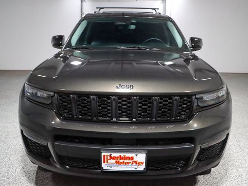 Used 2022 Jeep Grand Cherokee L Limited w/ Black Appearance Package RWD image 4