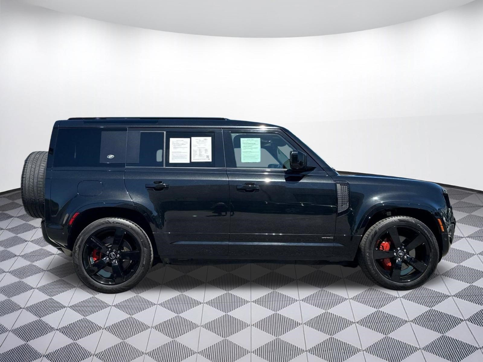 Used 2024 Land Rover Defender 110 X AWD/4WD image 7