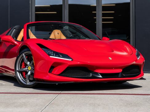 Used 2021 Ferrari F8 Tributo image 5