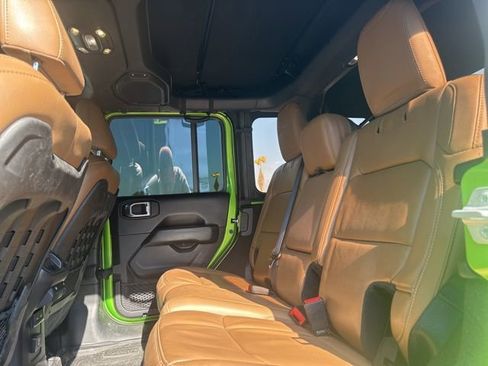 Used 2020 Jeep Wrangler Unlimited Rubicon w/ Steel Bumper Group AWD/4WD image 15