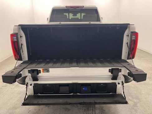 Certified 2025 GMC Sierra 2500 Denali Ultimate image 30