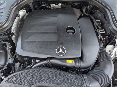Used 2021 Mercedes-Benz GLC 300 image 9