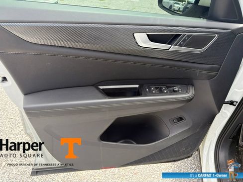 Used 2024 Volkswagen Atlas Cross Sport SEL R-Line AWD/4WD image 19
