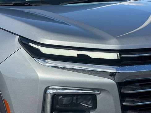 Used 2025 Chevrolet Traverse LT AWD/4WD image 44