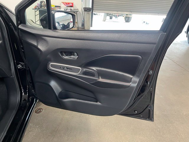 Used 2024 Nissan Versa SR FWD image 13