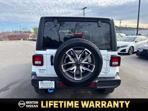 Used 2024 Jeep Wrangler Unlimited w/ Convenience Group image 7
