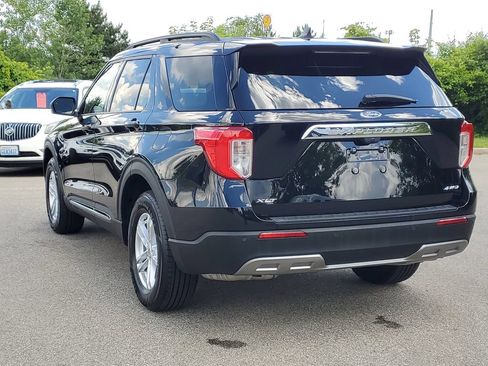 Certified 2023 Ford Explorer XLT w/ Equipment Group 202A AWD/4WD image 3