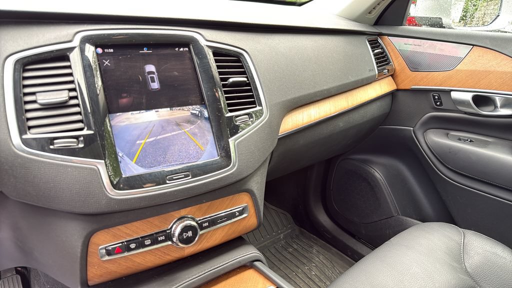 Used 2023 Volvo XC90 B6 Plus w/ Protection Package AWD/4WD image 33