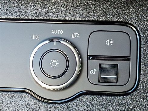 Used 2025 Mercedes-Benz Sprinter 2500 image 20