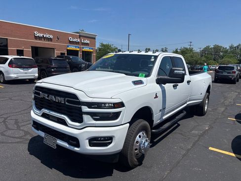 Used 2025 RAM 3500 Big Horn AWD/4WD image 3