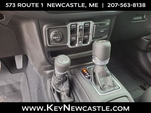 New 2025 Jeep Wrangler Unlimited Sahara AWD/4WD image 11