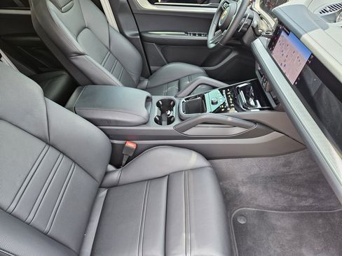 Certified 2026 Porsche Cayenne S AWD/4WD image 15