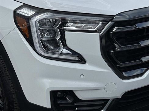 Used 2024 GMC Terrain AT4 w/ Infotainment Package II image 2