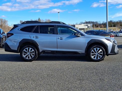 Used 2023 Subaru Outback Premium image 7