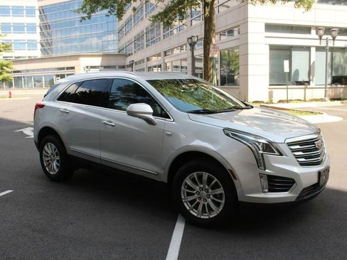 Used 2018 Cadillac XT5 AWD image 1