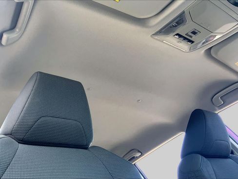 Used 2021 Toyota RAV4 LE FWD image 14