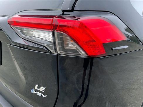 Certified 2025 Toyota RAV4 LE image 30