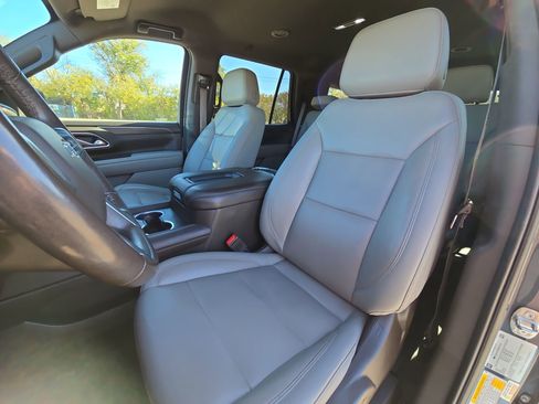 Used 2021 Chevrolet Tahoe Z71 w/ Z71 Off-Road Package image 12