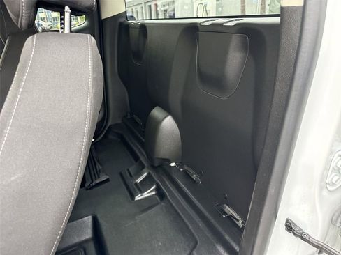 Used 2022 Chevrolet Colorado LT w/ Fleet Safety Package RWD image 20