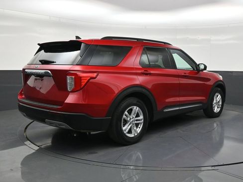 Used 2023 Ford Explorer XLT w/ Equipment Group 202A RWD image 5