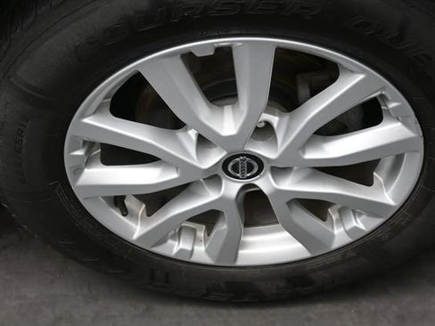 Used 2019 Nissan Rogue SV AWD/4WD image 29