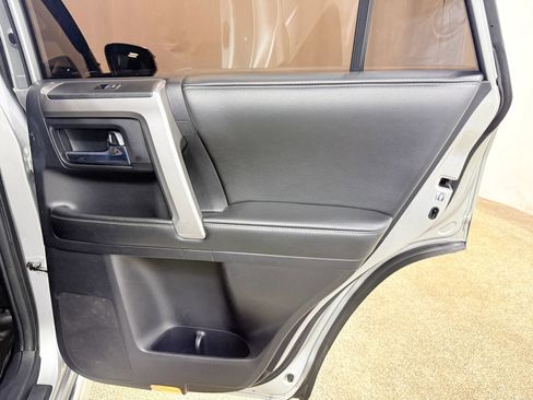 Used 2015 Toyota 4Runner Limited AWD/4WD image 27