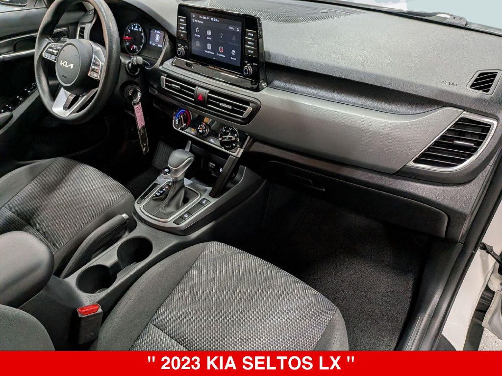 Used 2023 Kia Seltos LX AWD/4WD image 33