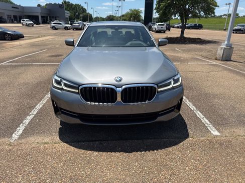 Used 2023 BMW 530e xDrive w/ Premium Package AWD/4WD image 2