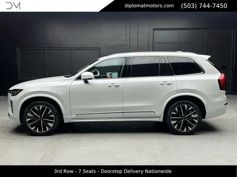 Used 2025 Volvo XC90 T8 Ultra w/ Protection Package Premier image 3