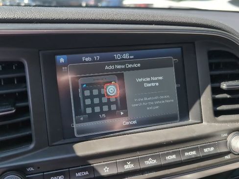 Used 2020 Hyundai Elantra SEL image 16