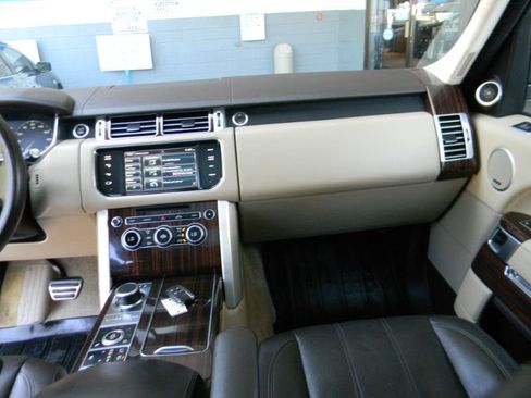 Used 2014 Land Rover Range Rover Supercharged AWD/4WD image 18