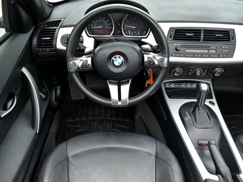 Used 2006 BMW Z4 3.0i image 18