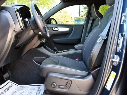 New 2026 Volvo XC40 B5 Ultra w/ Protection Package Premier image 12