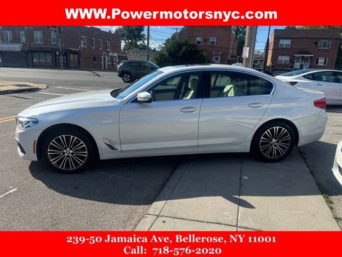 Used 2020 BMW 530i xDrive w/ Convenience Package AWD/4WD image 2