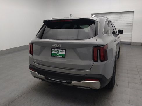 Used 2024 Kia Sorento S w/ Panoramic Sunroof Package FWD image 7