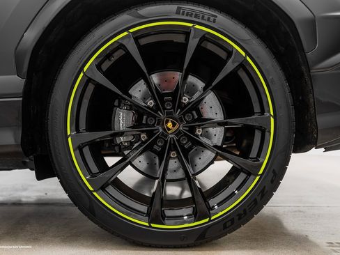 Used 2024 Lamborghini Urus S image 17