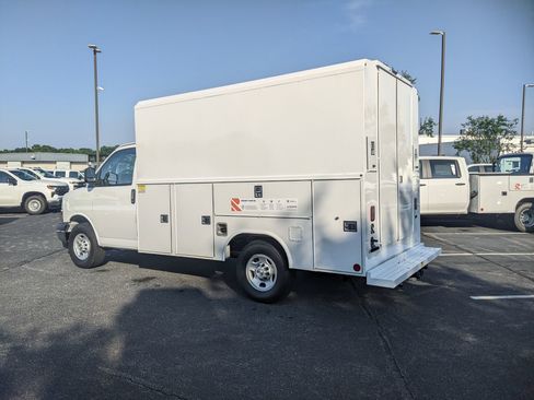 New 2025 Chevrolet Express 3500 w/ Power Convenience Package image 6
