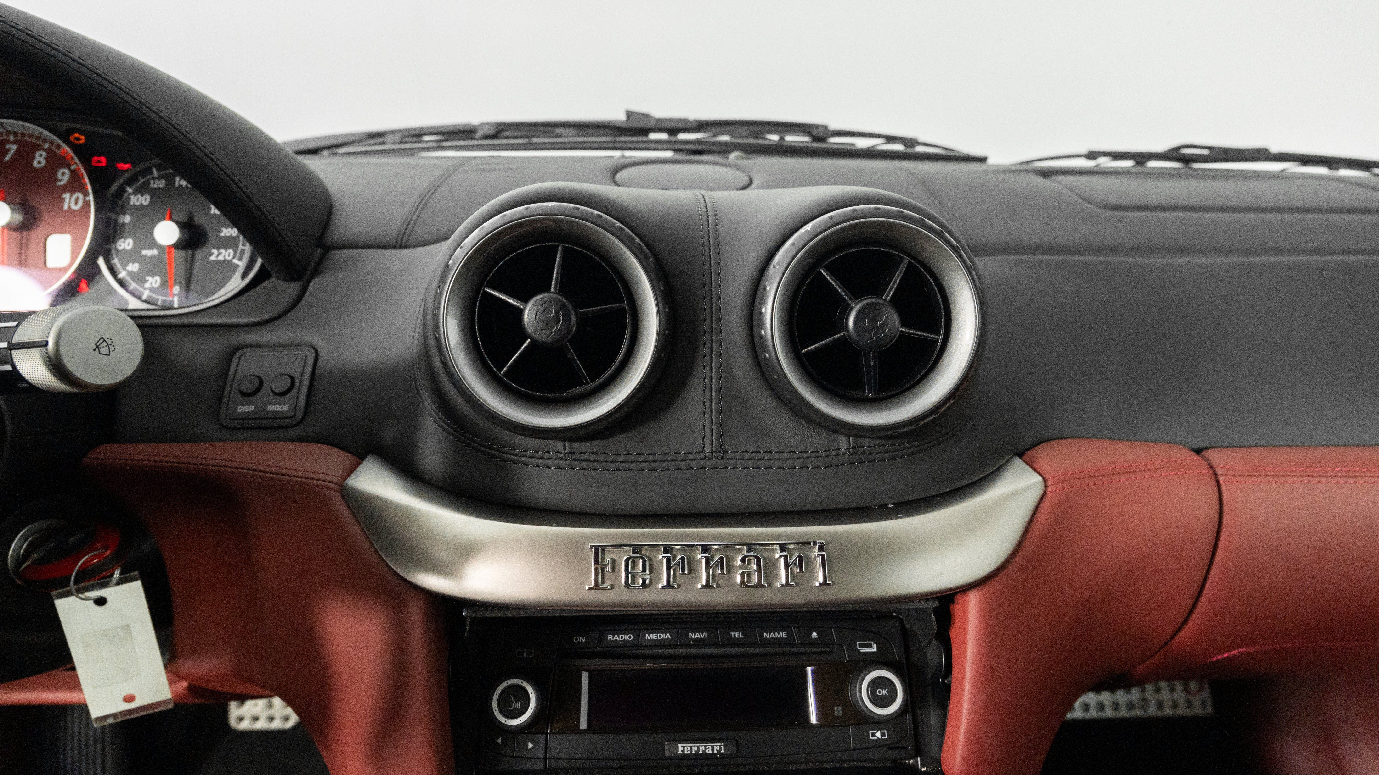 Used 2008 Ferrari 599 GTB Fiorano RWD image 31
