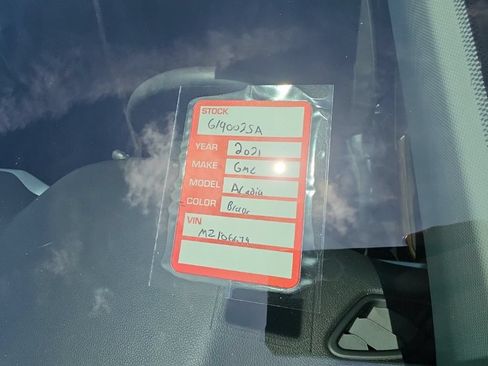 Used 2021 GMC Acadia SLE w/ Driver Convenience Package AWD/4WD image 11