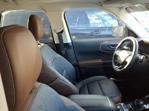 Used 2023 Ford Bronco Sport Outer Banks w/ Tech Package image 9